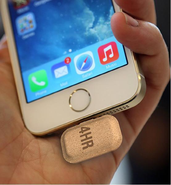 手機(jī)突然沒電怎么破？買片一次性紙片電池