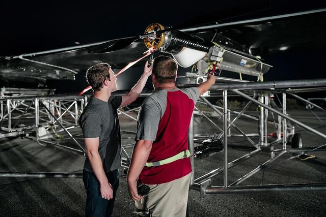 Facebook互聯(lián)網(wǎng)服務(wù)無人機(jī)首次試飛，表現(xiàn)超出預(yù)期